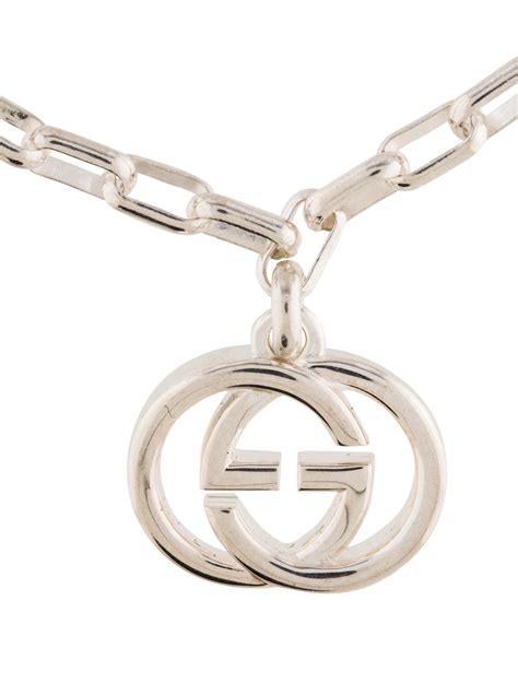 gucci interlocking charm